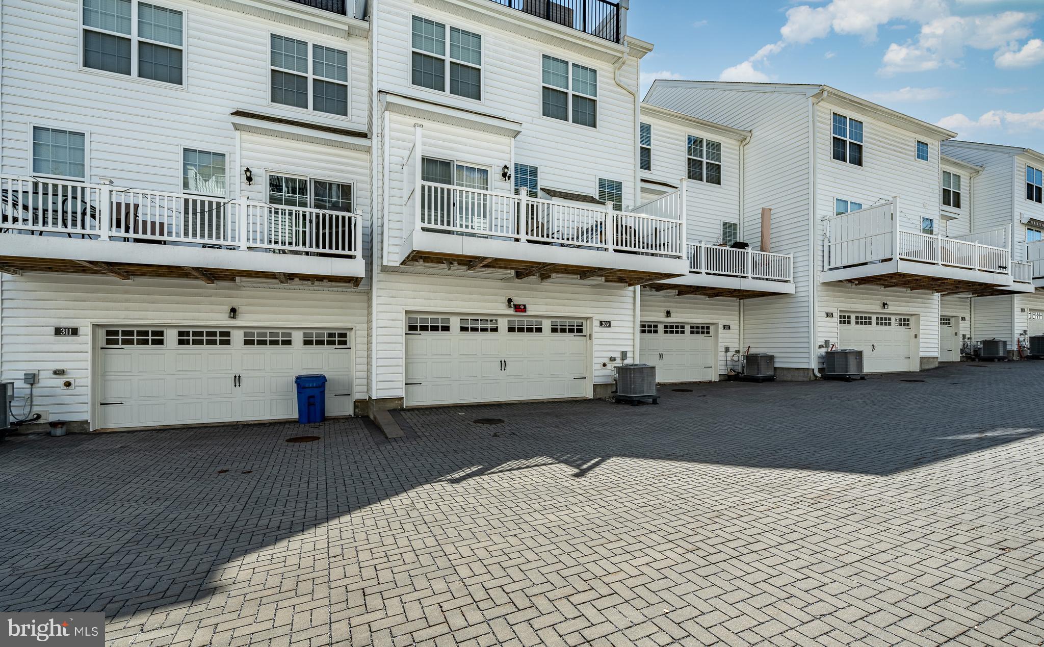 309 Murray Lane Springfield, PA 19064 - Photo 35 of 47 a view of a street with buildings