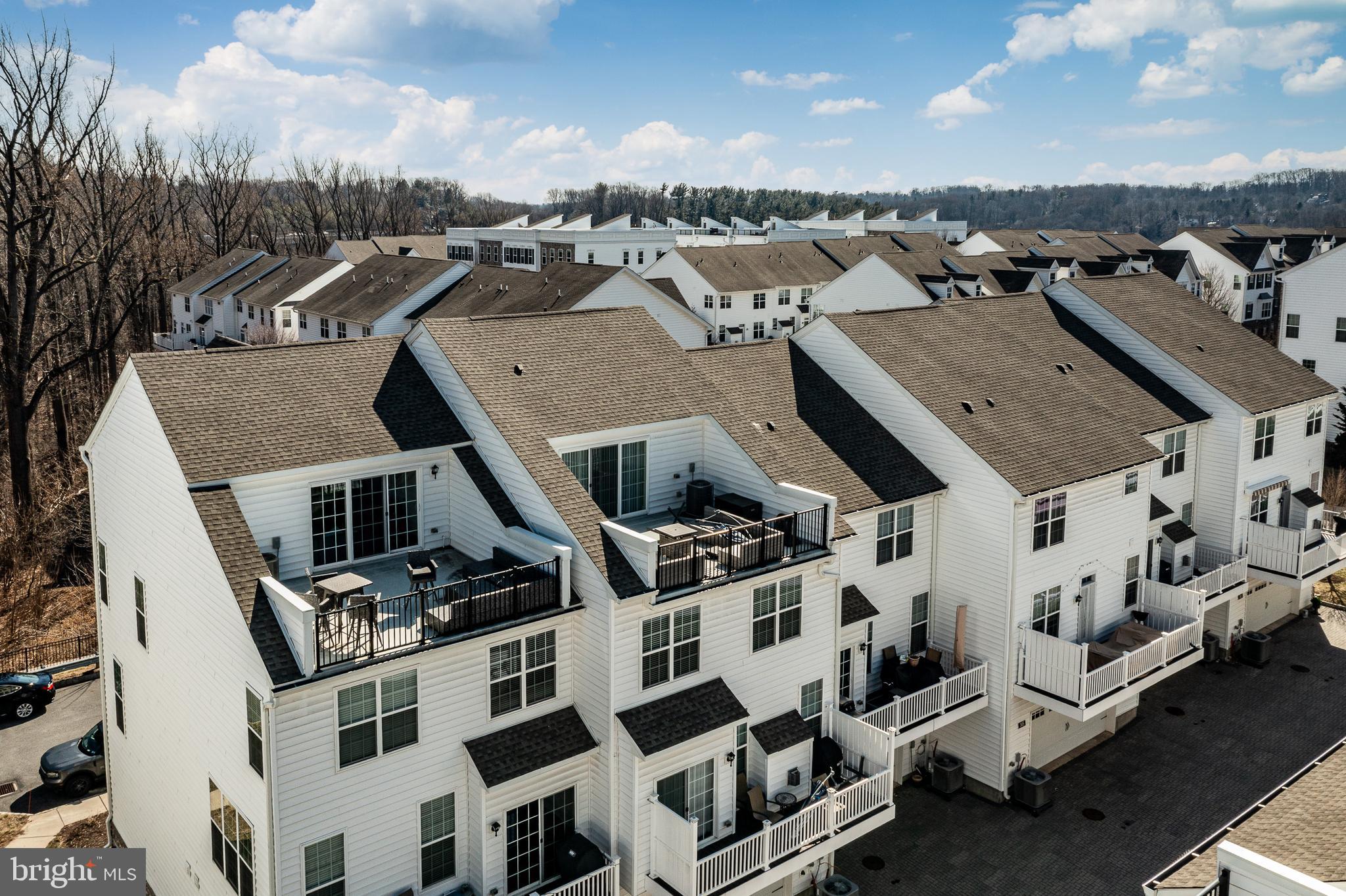 309 Murray Lane Springfield, PA 19064 - Photo 44 of 47 an aerial view of multiple houses with yard