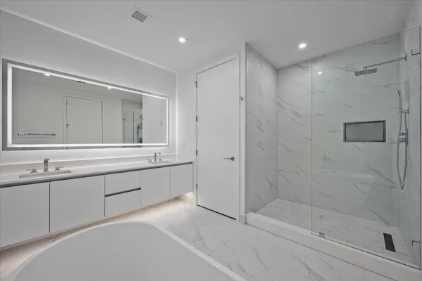 $6,900 | 220 Lake Shore Drive, Unit 1113, West Palm Beach, FL 33403