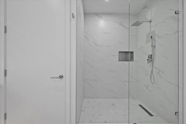 $6,900 | 220 Lake Shore Drive, Unit 1113, West Palm Beach, FL 33403