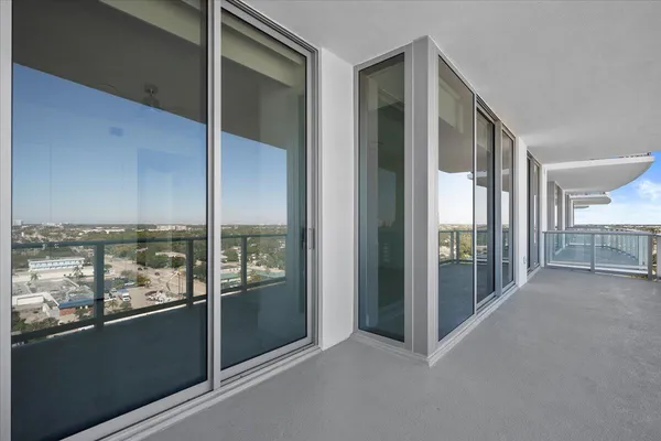 $6,900 | 220 Lake Shore Drive, Unit 1113, West Palm Beach, FL 33403