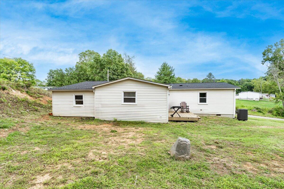 6347 Meacham Road Salem, VA 24153 - Photo 15 of 26 a view of a backyard with a garden and plants