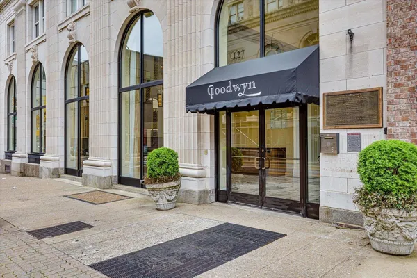 $244,700 | 127 Madison Avenue, Unit 602, Memphis, TN 38103
