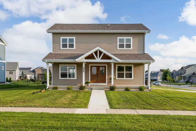 $520,000 | 1295 Stonehaven Drive, Sun Prairie, WI 53590