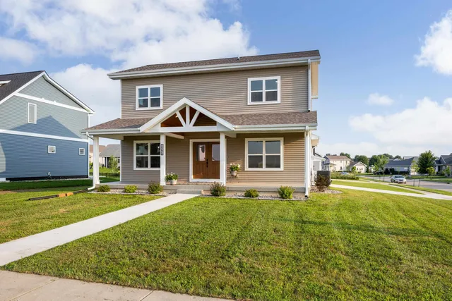 $520,000 | 1295 Stonehaven Drive, Sun Prairie, WI 53590