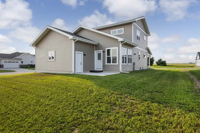 $520,000 | 1295 Stonehaven Drive, Sun Prairie, WI 53590