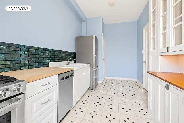 $450,000 | 302 Convent Avenue, Unit 62 | Hamilton Heights