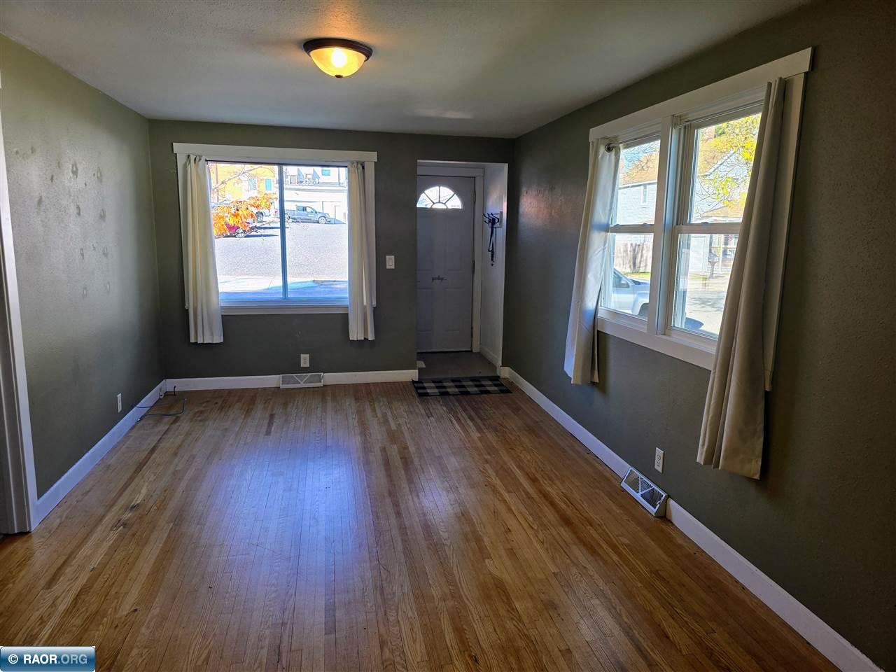 225 1st Street Southwest Chisholm, MN 55719 - Photo 13 of 31