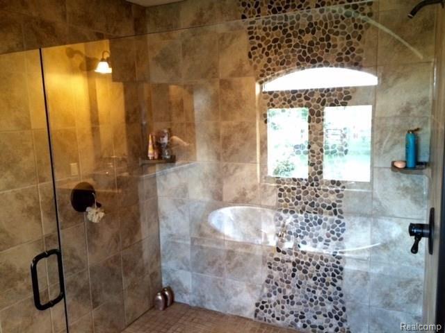 2198 Bullock Road Lapeer, MI 48446 - Photo 25 of 62 Master Bathroom