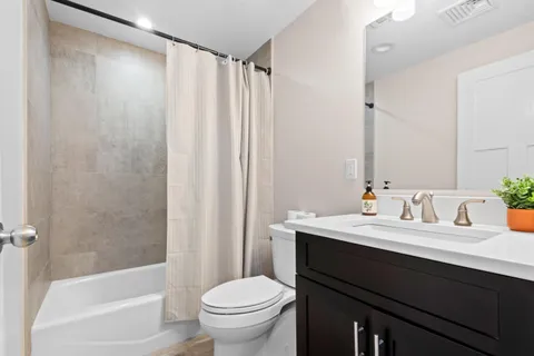 a view of a yard and pathway