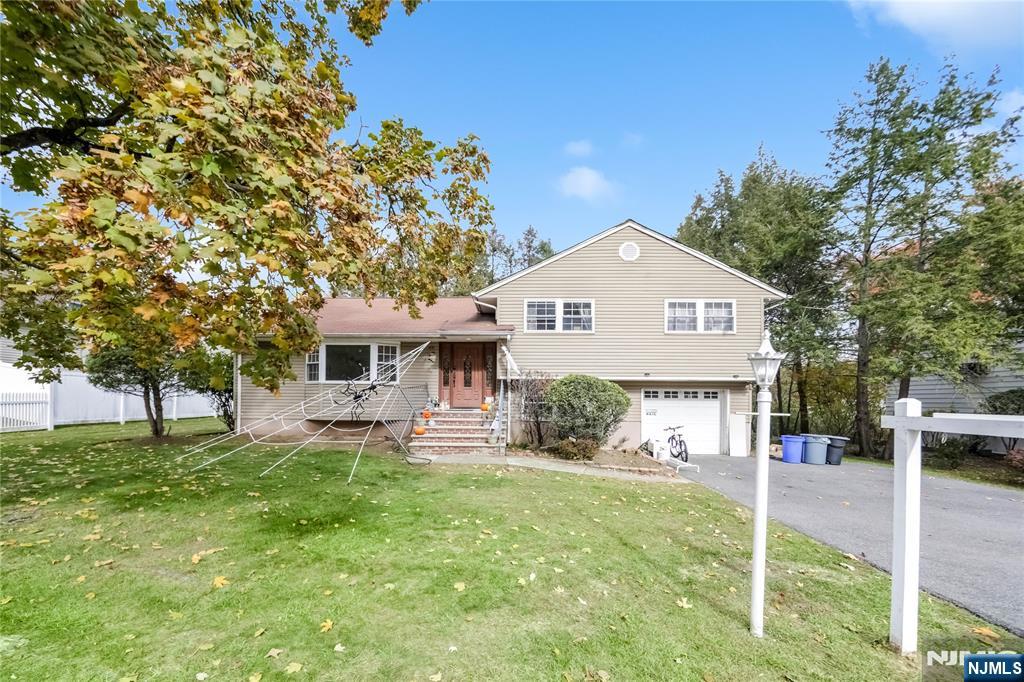 50 Carlson Court Closter, NJ 07624 - Photo 2 of 16