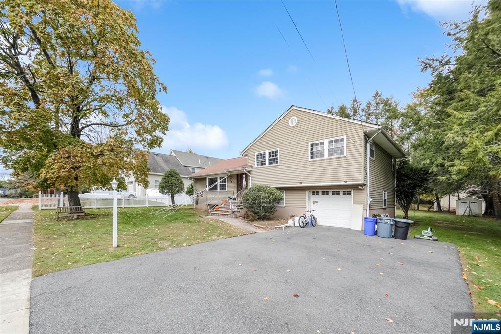 50 Carlson Court Closter, NJ 07624 - Photo 3 of 16