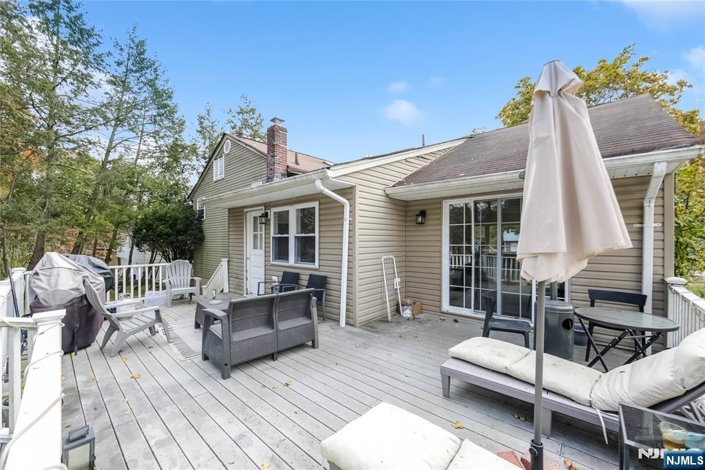 50 Carlson Court Closter, NJ 07624 - Photo 7 of 16