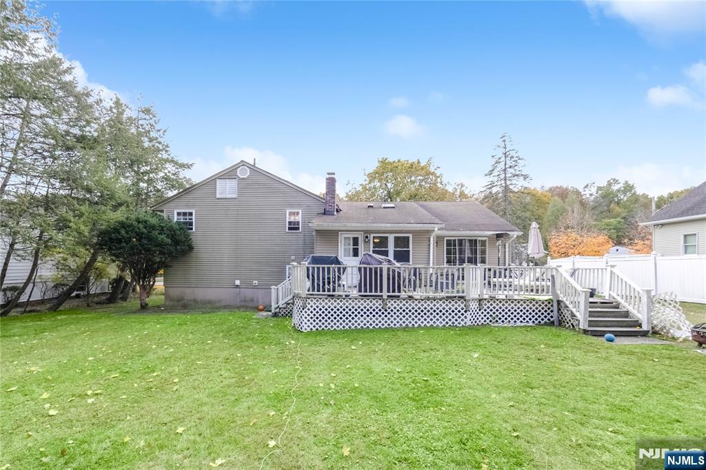 50 Carlson Court Closter, NJ 07624 - Photo 8 of 16