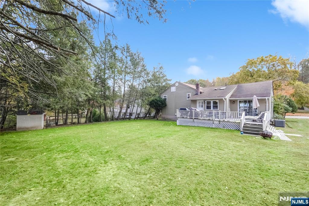 50 Carlson Court Closter, NJ 07624 - Photo 10 of 16