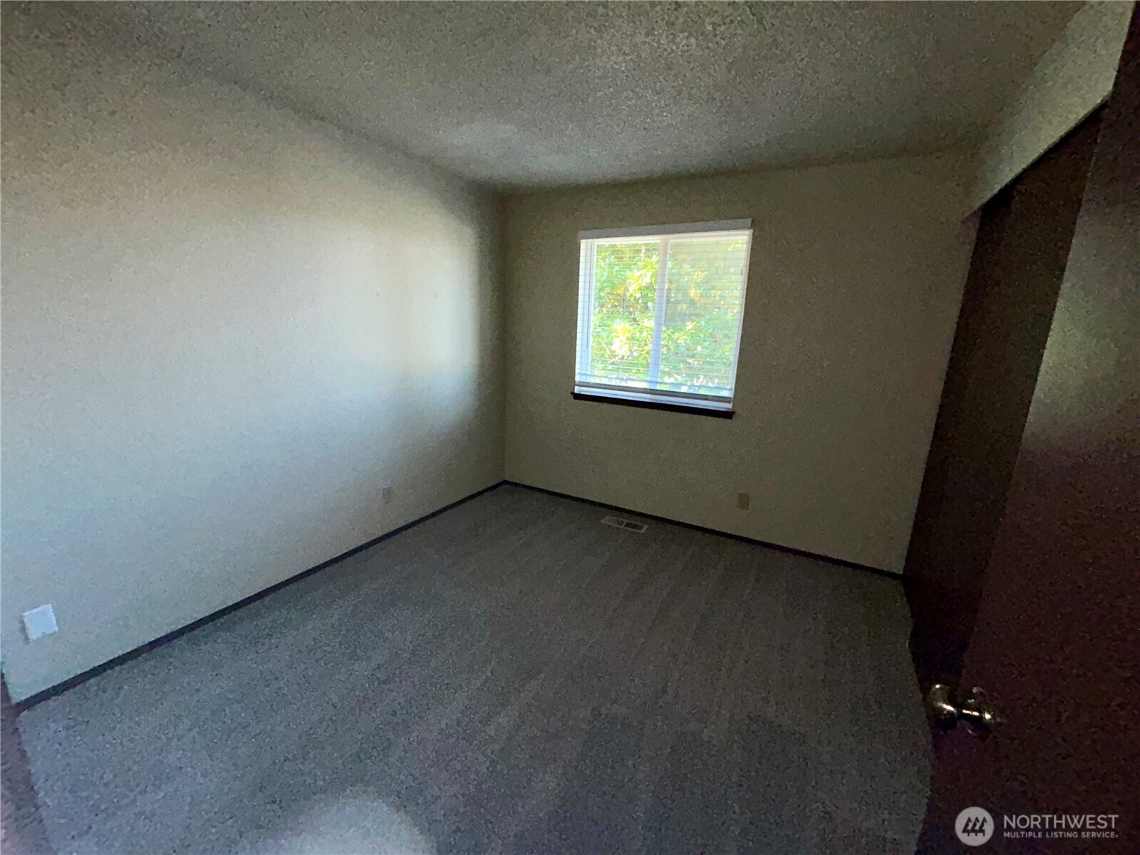202 Vashon Avenue Southeast Renton, WA 98059 - Photo 13 of 31 Gallery Image 13