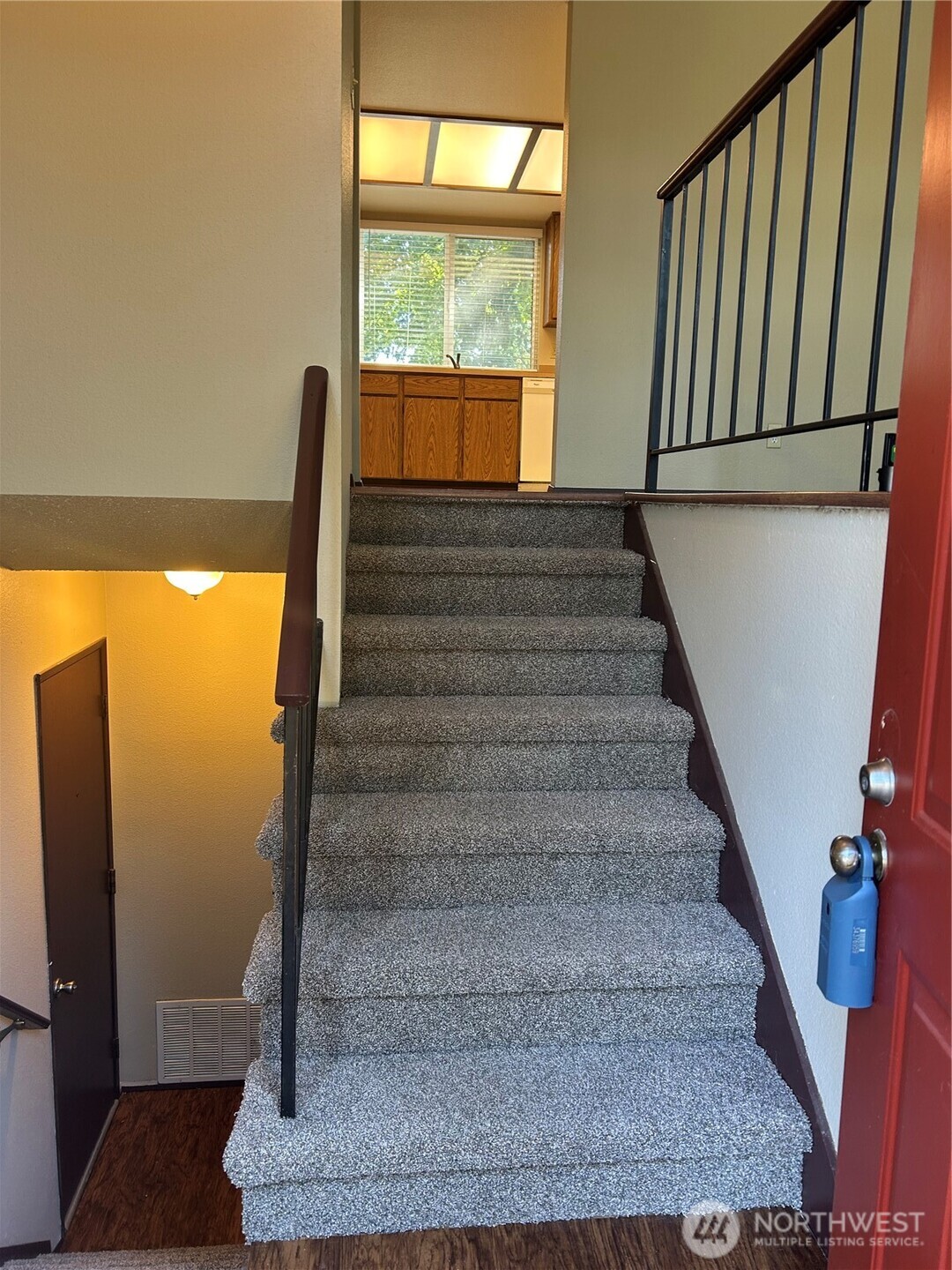 202 Vashon Avenue Southeast Renton, WA 98059 - Photo 3 of 31 Gallery Image 3