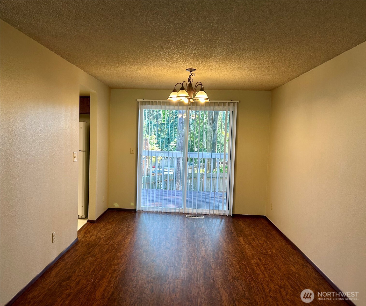 202 Vashon Avenue Southeast Renton, WA 98059 - Photo 5 of 31 Gallery Image 5