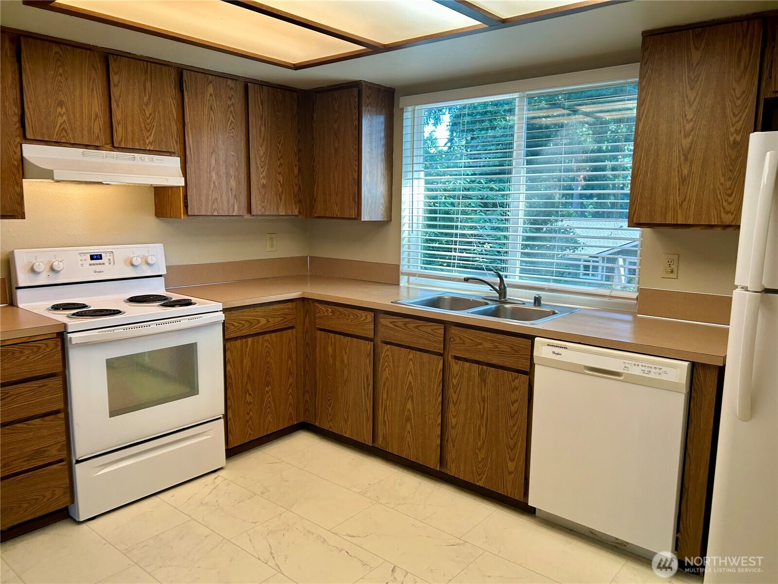 202 Vashon Avenue Southeast Renton, WA 98059 - Photo 7 of 31 Gallery Image 7
