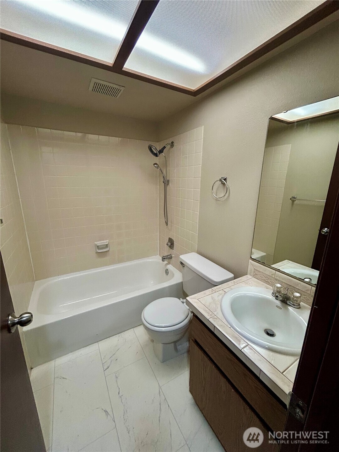 202 Vashon Avenue Southeast Renton, WA 98059 - Photo 10 of 31 Gallery Image 10