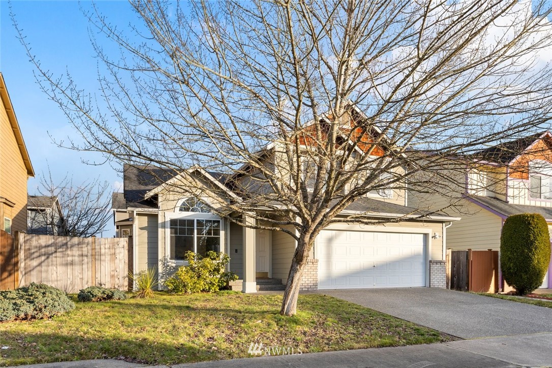 466 Ilwaco Avenue Northeast Renton, WA 98059 - Photo 2 of 25