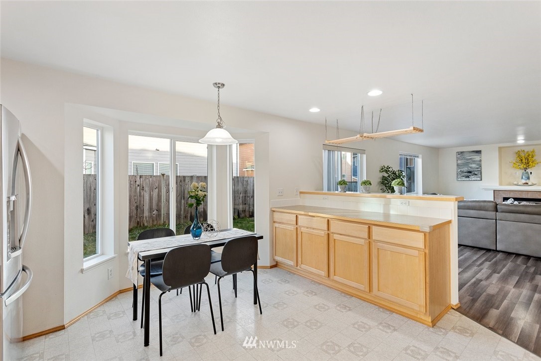 466 Ilwaco Avenue Northeast Renton, WA 98059 - Photo 11 of 25