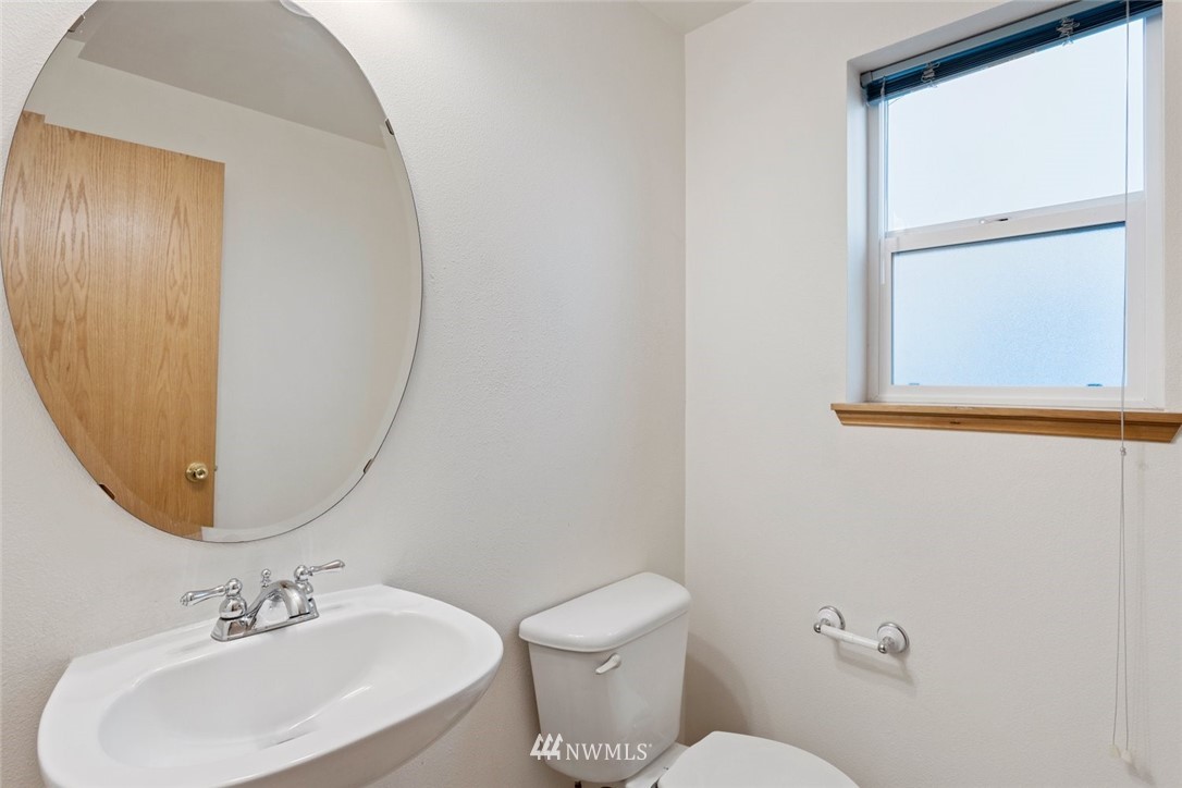 466 Ilwaco Avenue Northeast Renton, WA 98059 - Photo 17 of 25