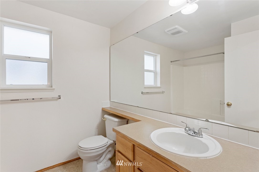466 Ilwaco Avenue Northeast Renton, WA 98059 - Photo 20 of 25