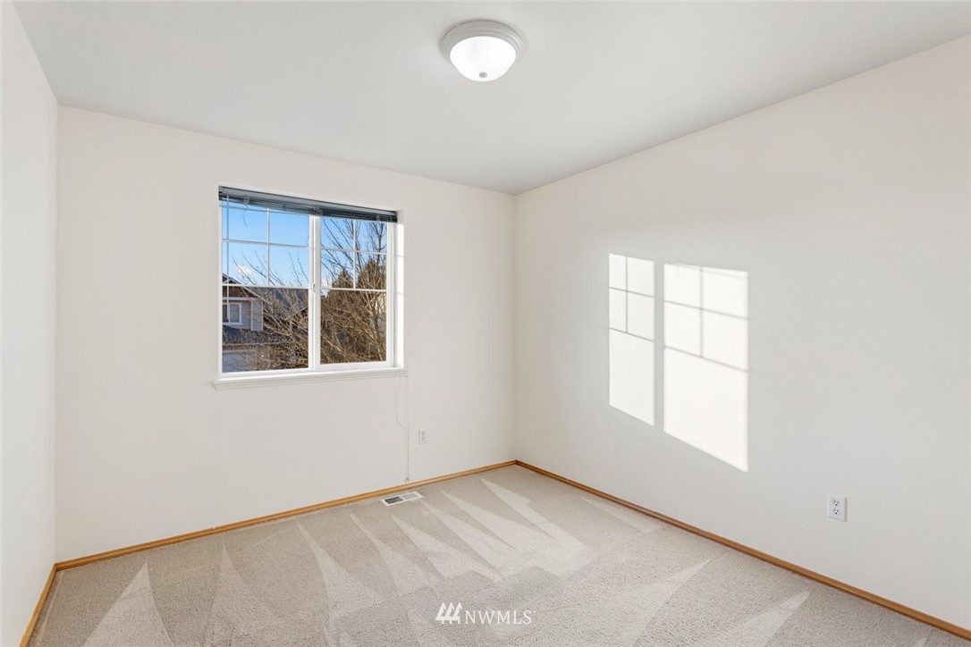 466 Ilwaco Avenue Northeast Renton, WA 98059 - Photo 21 of 25