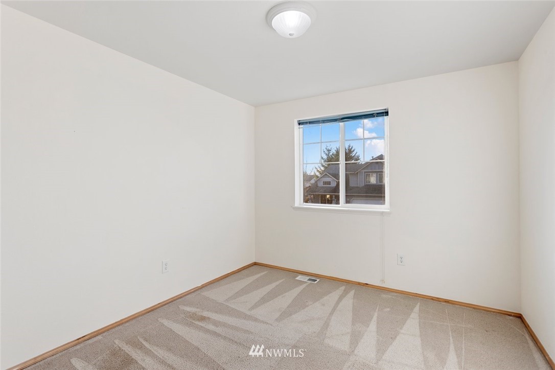 466 Ilwaco Avenue Northeast Renton, WA 98059 - Photo 22 of 25