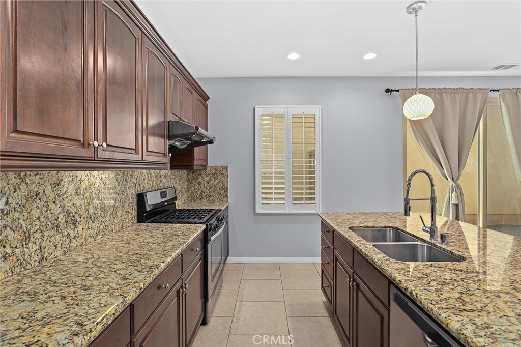 59 Keepsake Irvine, CA 92618 - Photo 11 of 34