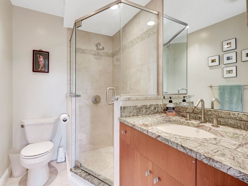 9 Concord Square, Unit 4 Boston, MA 02118 - Photo 11 of 26
