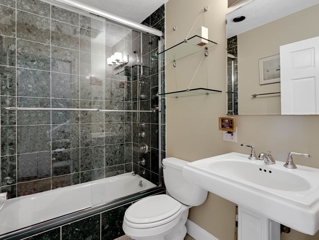 9 Concord Square, Unit 4 Boston, MA 02118 - Photo 14 of 26