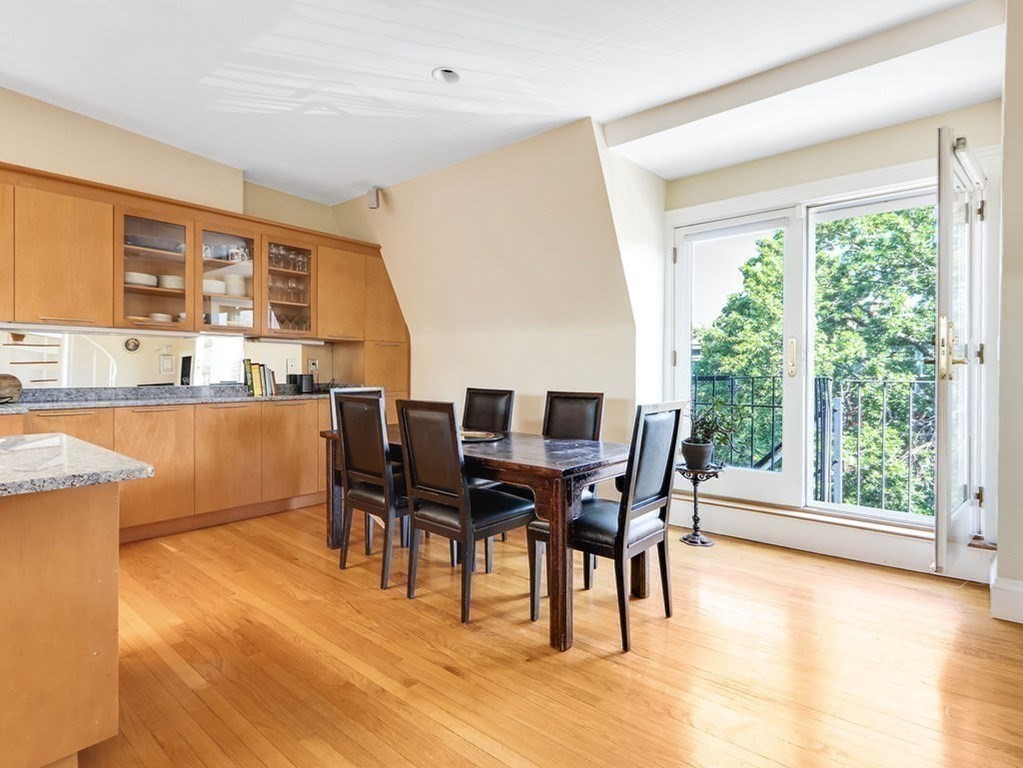 9 Concord Square, Unit 4 Boston, MA 02118 - Photo 7 of 26