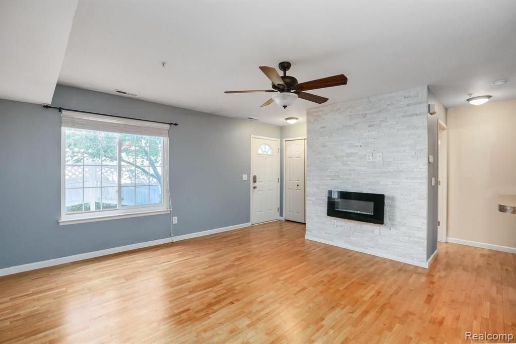 22210 Cape Cod Way Farmington Hills, MI 48336 - Photo 7 of 26