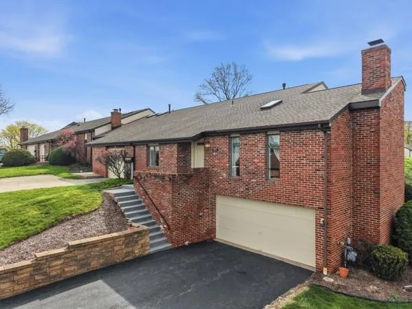 $279,900 | 107 Victoria Drive, Canonsburg, PA 15317