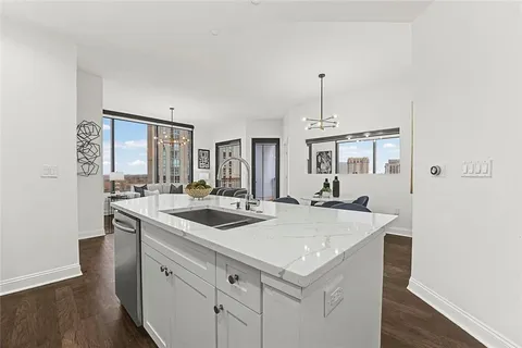 $425,000 | 2828 Peachtree Road Northwest, Unit 1704, Atlanta, GA 30305