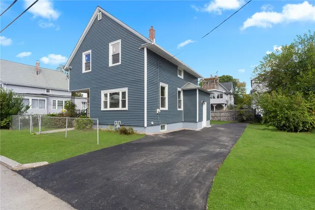 $3,250 | 301 Glenwood Avenue, Pawtucket, RI 02860