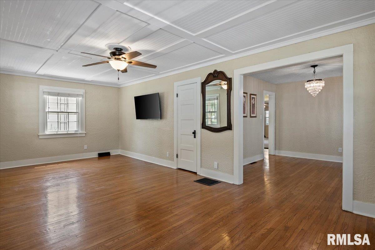 517 South Feldkamp Avenue Springfield, IL 62704 - Photo 7 of 32