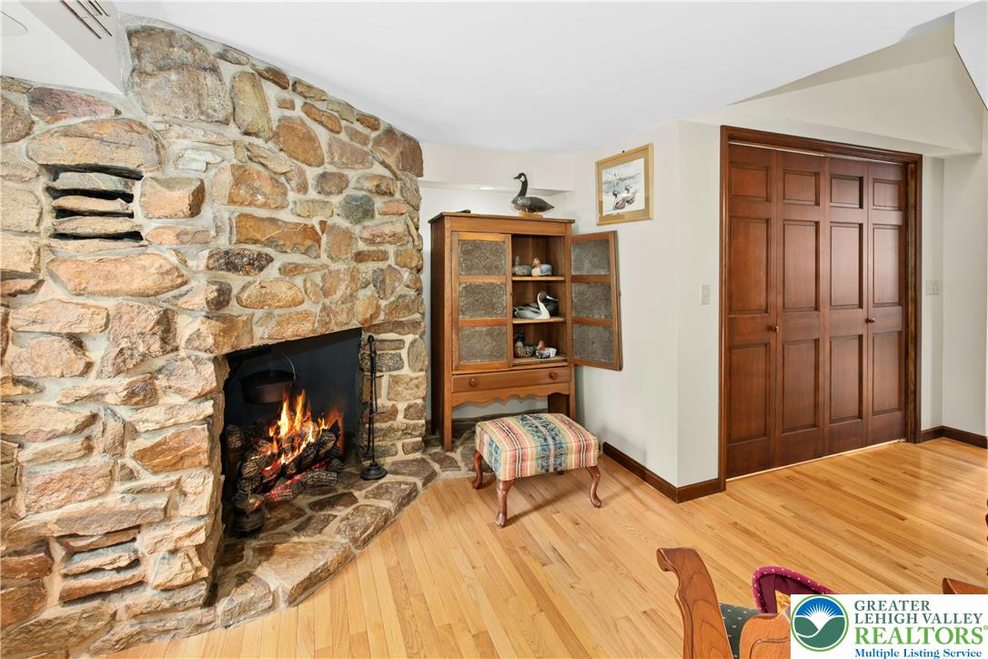 2714 Bergstresser Drive Hellertown, PA 18055 - Photo 12 of 29