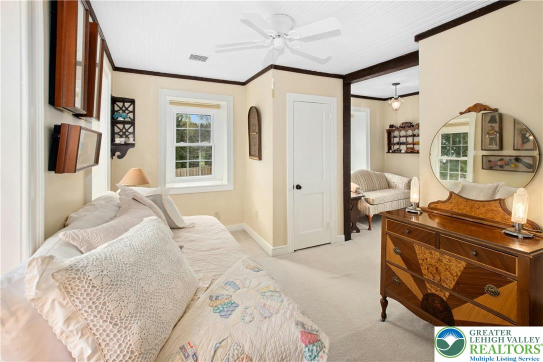 2714 Bergstresser Drive Hellertown, PA 18055 - Photo 17 of 29