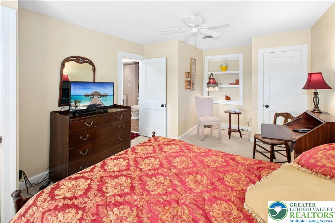 2714 Bergstresser Drive Hellertown, PA 18055 - Photo 18 of 29