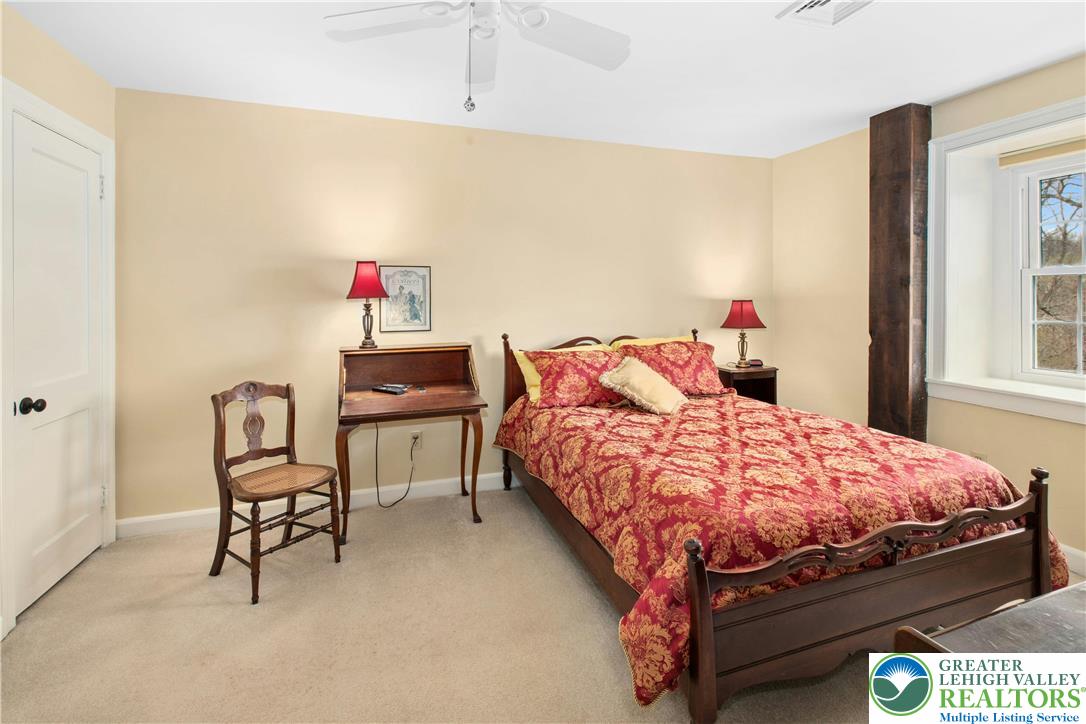 2714 Bergstresser Drive Hellertown, PA 18055 - Photo 19 of 29