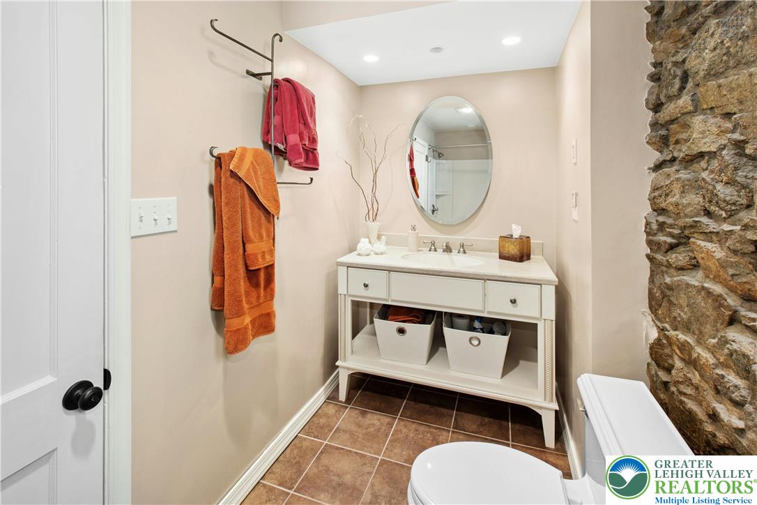 2714 Bergstresser Drive Hellertown, PA 18055 - Photo 20 of 29