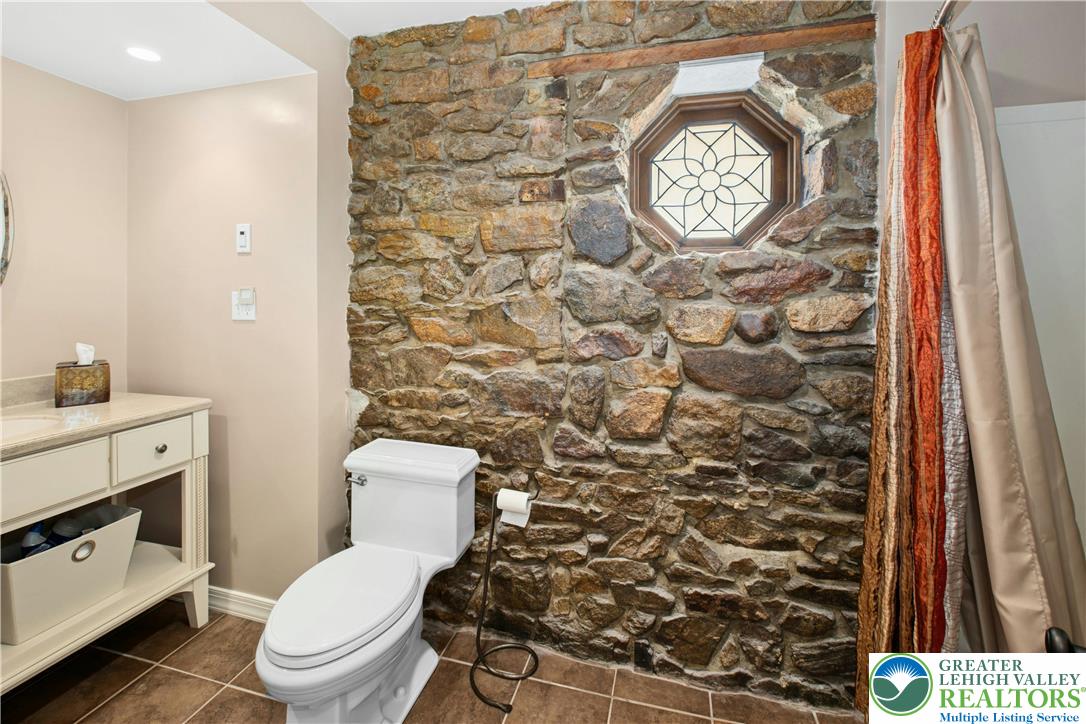 2714 Bergstresser Drive Hellertown, PA 18055 - Photo 21 of 29