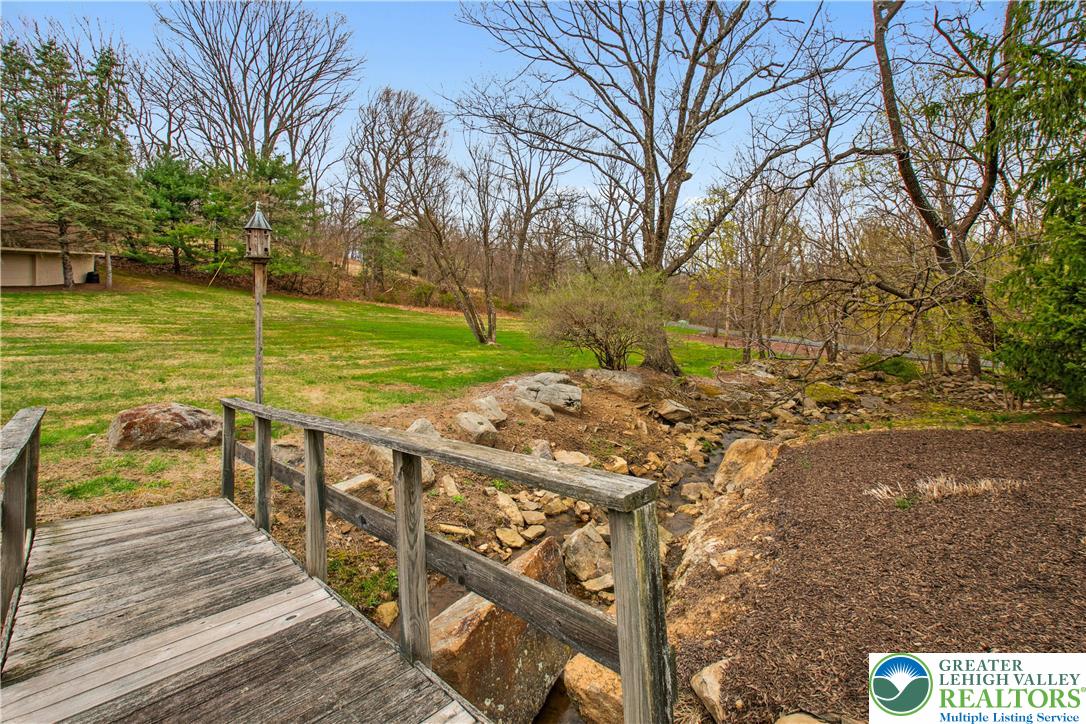 2714 Bergstresser Drive Hellertown, PA 18055 - Photo 27 of 29