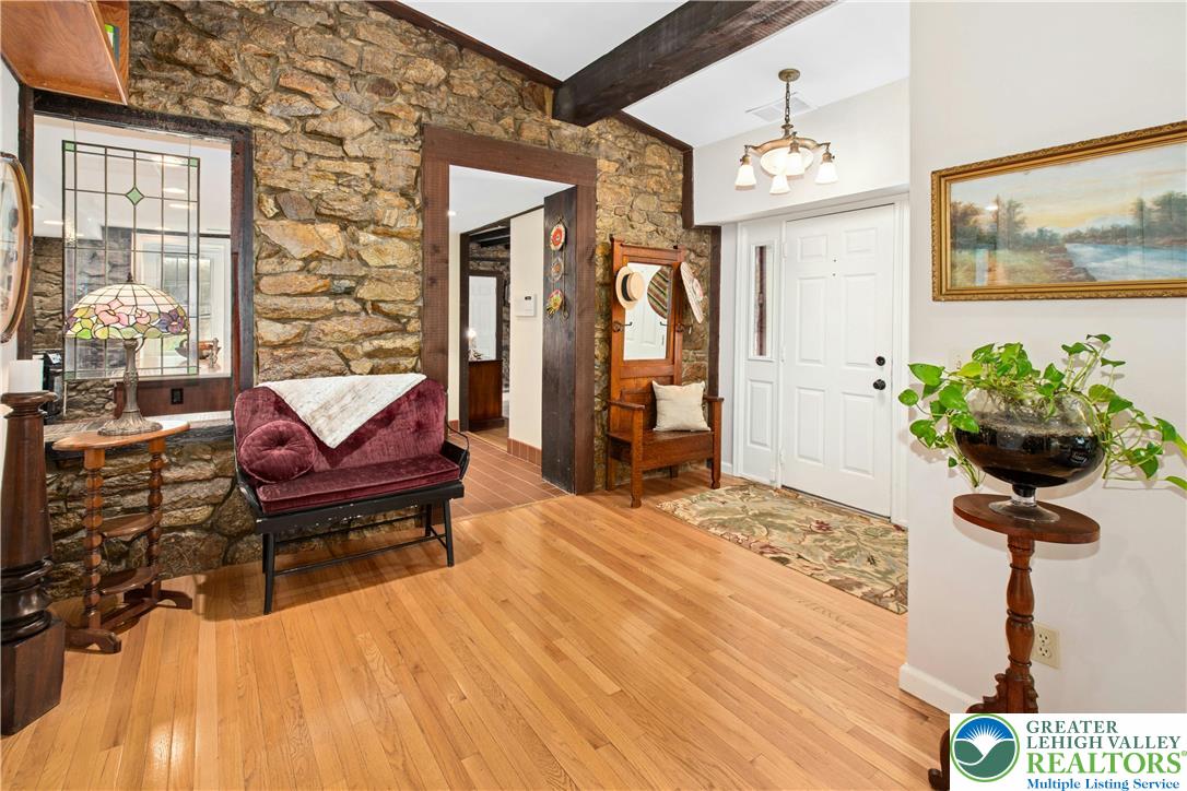 2714 Bergstresser Drive Hellertown, PA 18055 - Photo 6 of 29