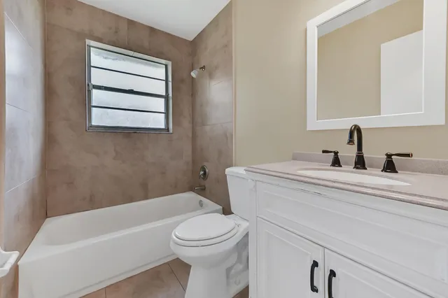 $499,500 | 5001 Woodstone Circle West, Lake Worth, FL 33463