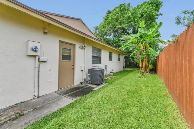 $499,500 | 5001 Woodstone Circle West, Lake Worth, FL 33463