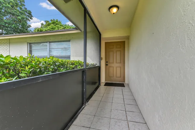 $499,500 | 5001 Woodstone Circle West, Lake Worth, FL 33463